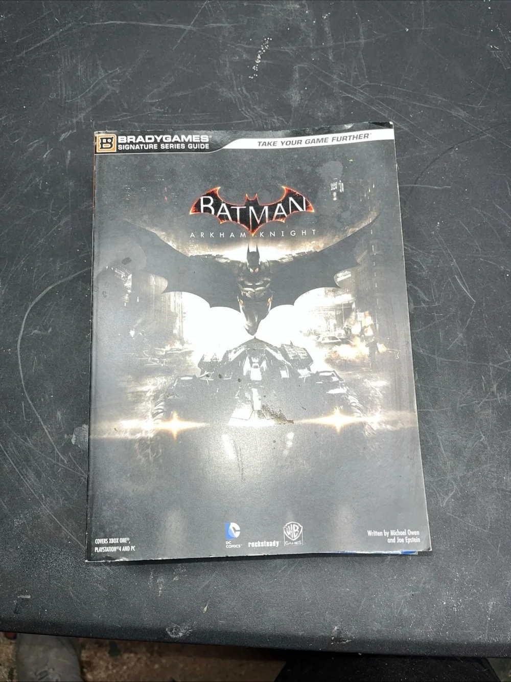 Batman: Arkham Knight Signature Series Guide - Black